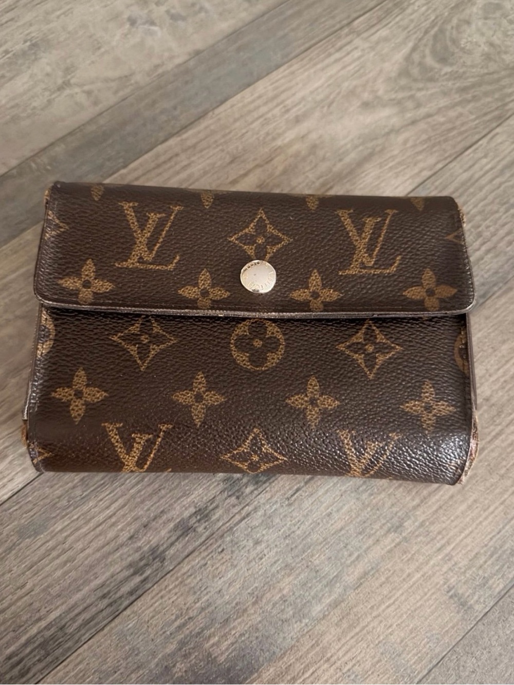 Louis Vuitton Monogram Canvas Bifold Wallet